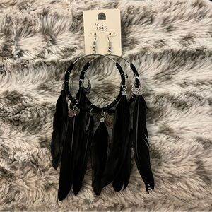 NWT Isis Creative Black Feather Silver Toned Hoop Dangle Fish Hook Earrings